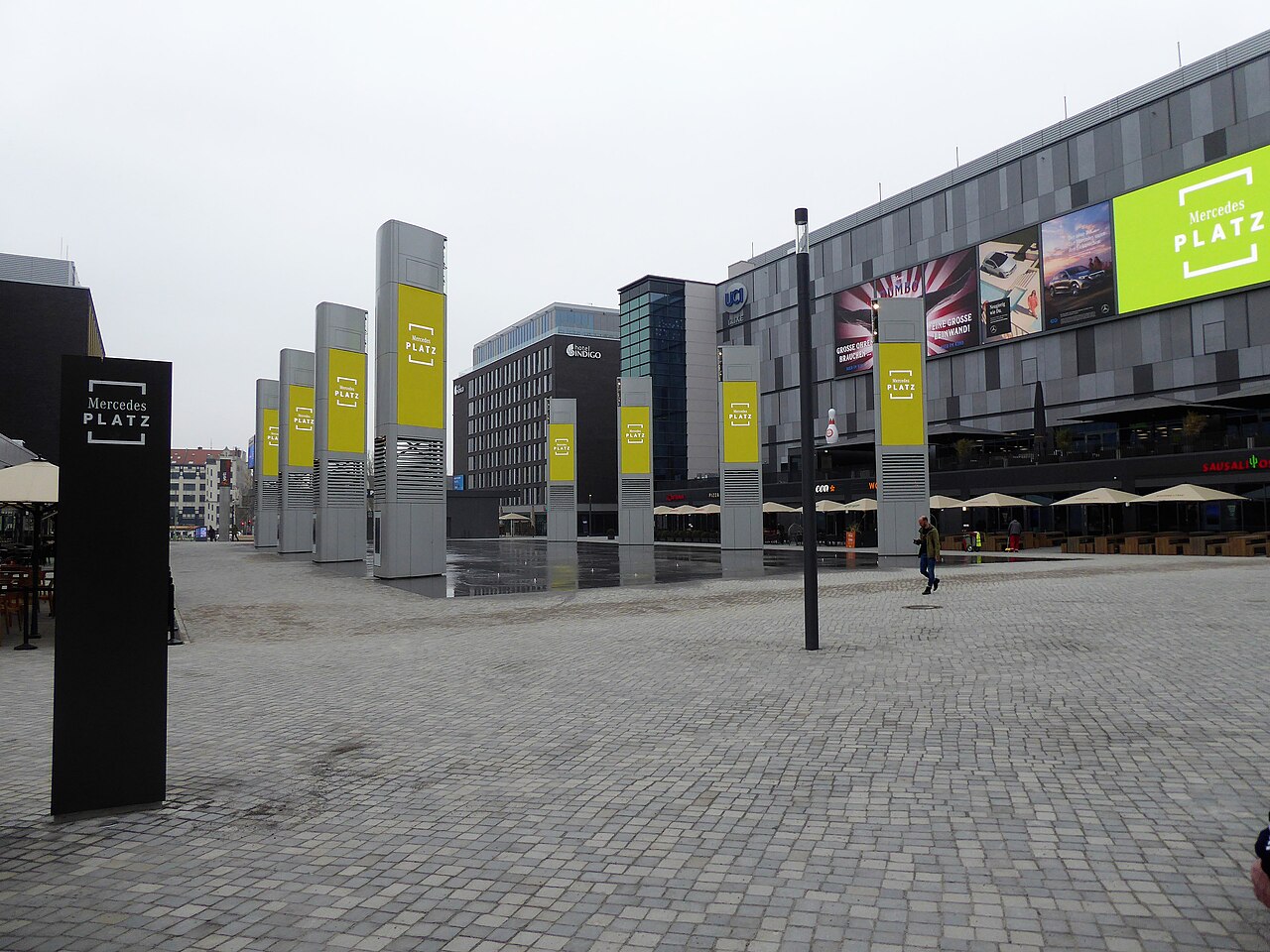 Uber Platz (Mediaspree)