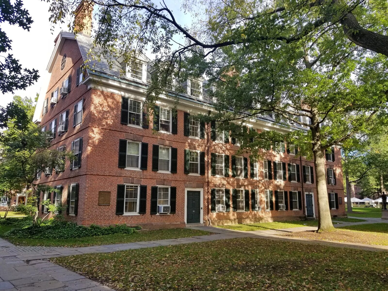 Connecticut Hall & the Naming of Yale